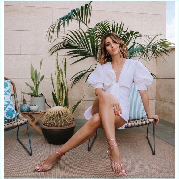 Stuart Weitzman gold strappy gladiator kitten heels sandals NEW - Picture 3 of 7